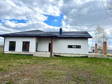 Терміново продам сучасний будинок на околиці Луцька поруч з лісом та озером!