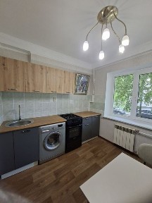 Продаж 2-к квартири з новим ремонтом та меблями на Виноградарі | вул. Світлицького