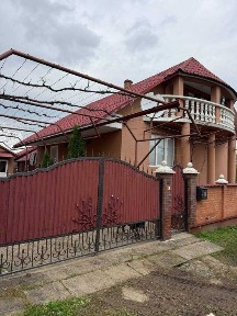 Продається затишний будинок + літня кухня у мальовничому селі Біловарці!