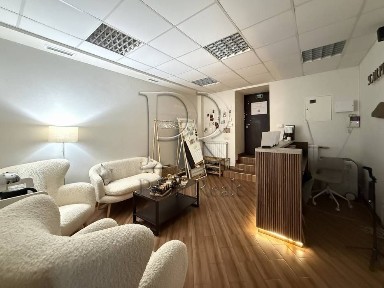 БЕЗ% Комерційне приміщення 103м² з орендарем, центр Києва, Богдана Хмельницького 59Б