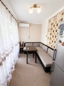 1-комн квартира Приморский район 2/5 газ, ремонт, мебель 40000 у.е.