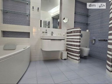 Продаж 3к квартири 138 кв. м на вул. Херсонська 9 • ID 34570800