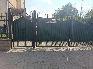 Продаж 3к квартири 76 кв. м на вул. Паркова 6 • ID 34551933