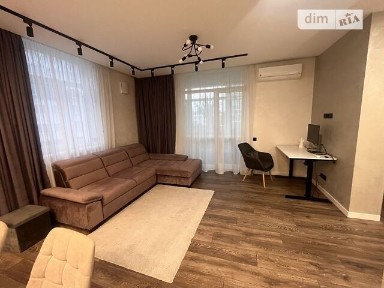 Довготривала оренда 2к квартири на вул. Володимира Великого 10 • ID 34520628
