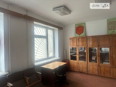 Продаж офісного приміщення 118 кв. м. на 1 поверсі на вул. Почаївська 17, двоповерхова будівля • ID 34622969