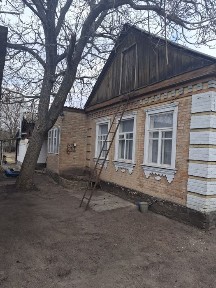 Продам будинок з земельною ділянкою