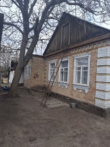 Продам будинок з земельною ділянкою