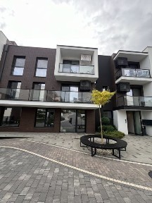 Ужгород, Квітнева 1