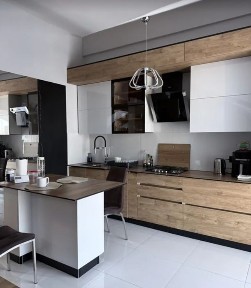 Продаж 2к квартири 102 кв. м на вул. Лозовецька
