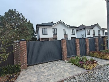 Продам Дуплекс в центрі Броварів Зелена поляна