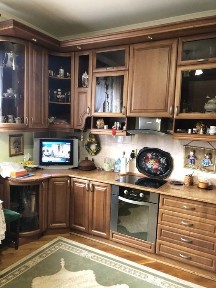 Продається красивий двухповерховий будинок в селі Ствнішівка