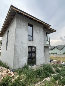 БЕЗ КОМІСІЇ Стильний будинок у с. Білогородка поруч із лісом та річкою