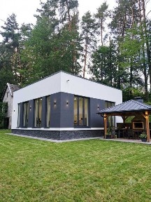 Продаж дачного будинку поруч зі Львовом