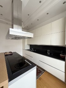 Київ, Печерський, вулиця Антоновича 17А