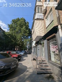 Продаж 3 поверхового будинку з опаленням і ділянкою на 6 соток, 280 кв. м, 5 кімнат, на вул. Карла Роде • ID 34628338