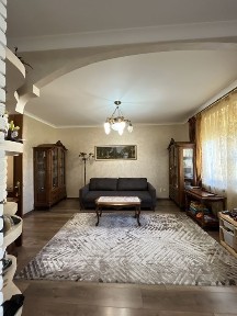 Продаж просторої квартири з ремонтом/центр/Гойди