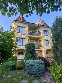 Оренда будинку в передмісті