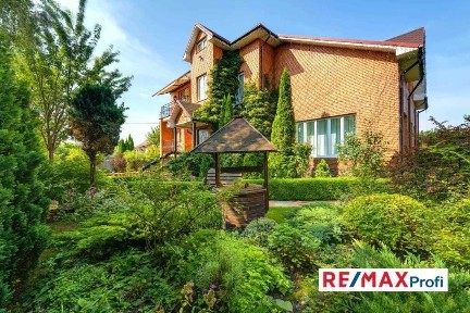 Продаж будинку 450 м², Освіти
