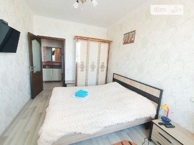 Здам подобово 2к квартиру на вул. Степана Бандери 35, кв. 67 • ID 32773336