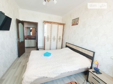 Здам подобово 2к квартиру на вул. Степана Бандери 35, кв. 67 • ID 32773336