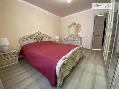 Здам подобово 2к квартиру на вул. Миколаївська 14, кв. 44 • ID 32356323