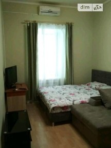 Здам подобово 2к квартиру на вул. Софіївська 8 • ID 31984333