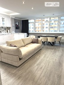 Здам подобово 3к квартиру на вул. Юрія Кондратюка 5 • ID 31640958