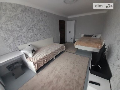 Здам подобово 1к квартиру на вул. Степана Бандери 60 • ID 31300735