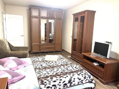 Здам подобово 1к квартиру на вул. Степана Бандери 21 • ID 30748491