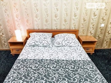Здам подобово 1к квартиру на вул. Незалежної України 63 • ID 29820443
