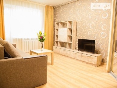 Здам подобово 1к квартиру на бул. Центральний 8 • ID 28307583