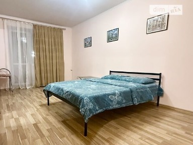 Здам подобово 1к квартиру на бул. Миколи Міхновського 6 • ID 28281141
