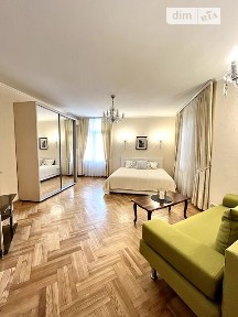 Михайлівська вулиця, район Шевченківський, Київ, метро Майдан Незалежності, вул. Михайлівська • ID 26677372
