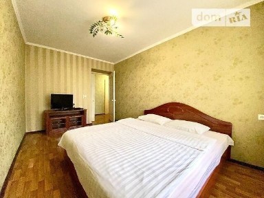 Здам подобово 2к квартиру на вул. Української Повстанської Армії 2 • ID 32989433