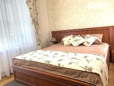 Здам подобово 1к квартиру на вул. Крушельницької Соломії 35 • ID 23535150