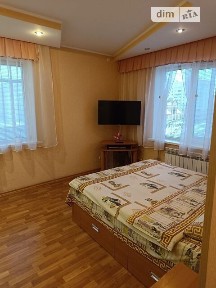 Здам подобово 1к квартиру на вул. Збройних Сил України 4 • ID 23826620