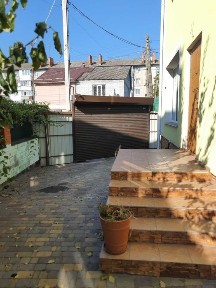 Продам половину дуплекса на Вокзальній