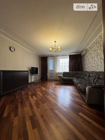 Святошинська вулиця, мікрорайон Святошин, район Святошинський, Київ, метро Святошин, вул. Святошинська 4 • ID 34633375