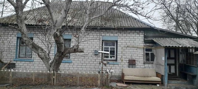 Продаж будинку в с. Рожни - 25 соток землі с. Рожни, вул. Північна, 11