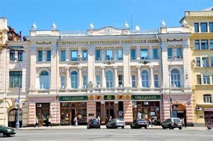 Оренда - Офіс м. Майдан Конституції. Вхід з Майдану Конституції.