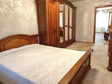 Оренда 3-кімнатної квартири 70 м², Героїв просп., 12
