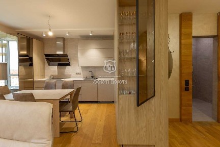 Продаж 4-кімнатної квартири 139 м², Героїв Небесної Сотні просп., 18/1