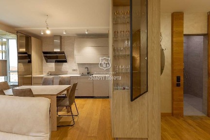 Продаж 4-кімнатної квартири 139 м², Героїв Небесної Сотні просп., 18/1