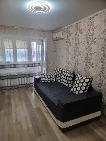 Дніпро, Маршала Малиновського вул., 34
