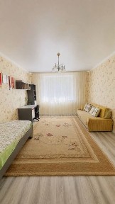 Продам 2-кімнатну квартиру, Виставка (за металевим ринком ), Рауш