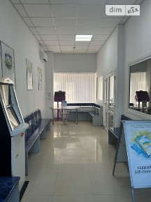 Оренда офісного приміщення на вул. Дорошенка Петра 43, приміщень -, поверх - 1 • ID 34841239