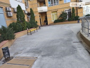 Оренда офісного приміщення на вул. Незалежності, приміщень - 6, поверх - 1 • ID 34070089