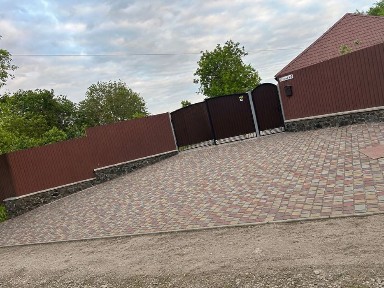 Затишний будинок з усіма зручностями для комфортного проживання