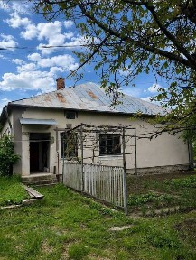 Продаж мурованого будинку + земля, лише 6 км до м. Самбір!