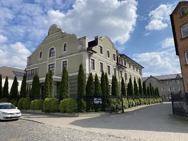 Будинок 2373 м2 в історичному центрі Луцька БЕЗ%
